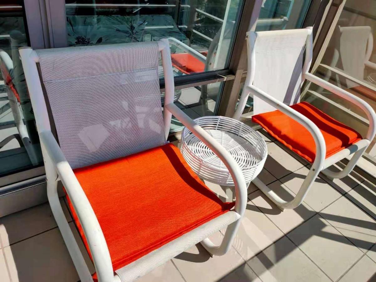Waterfalls Hotel - Suite In Falls Downtown With Pool Victoria Kültér fotó